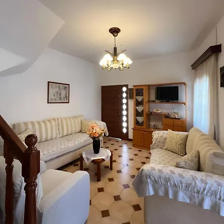 בית נופש Katerina's House *